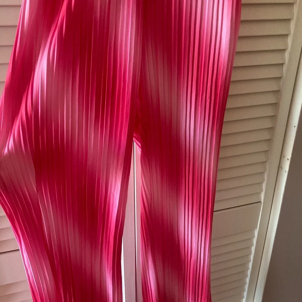 Pink Pants - Picture 4 of 4